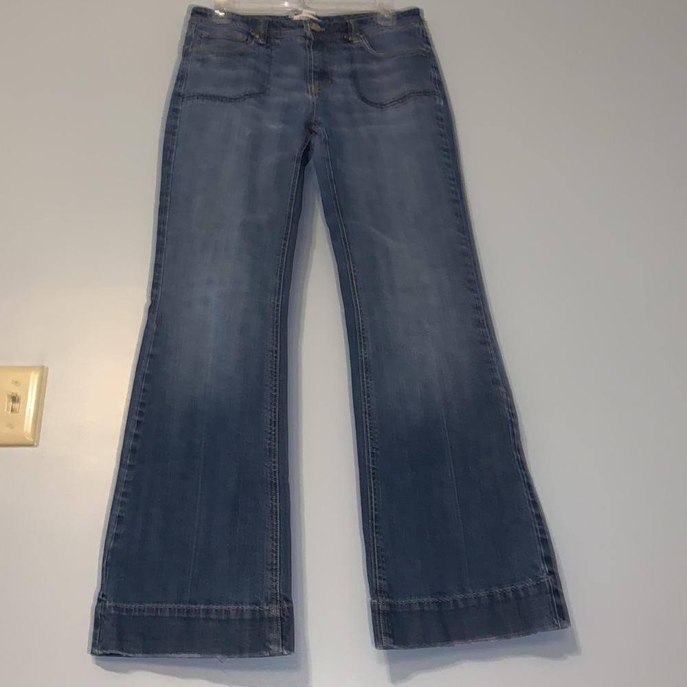 💙 Figure Flattering Flare Jeans